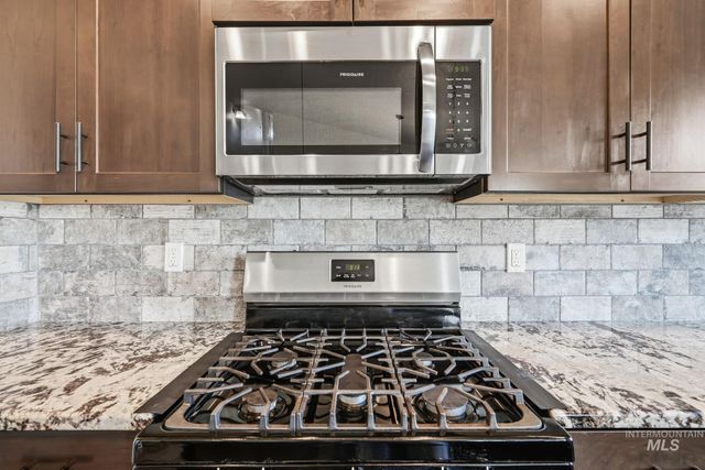 8324 E. Stone Valley, Nampa, ID 83687
