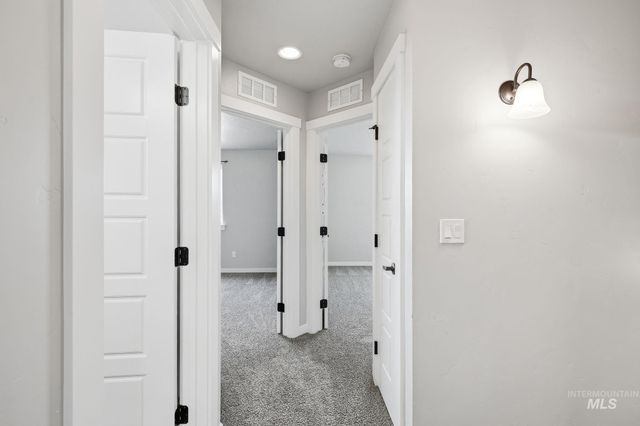 8324 E. Stone Valley, Nampa, ID 83687