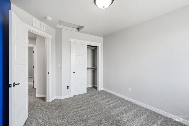 8324 E. Stone Valley, Nampa, ID 83687