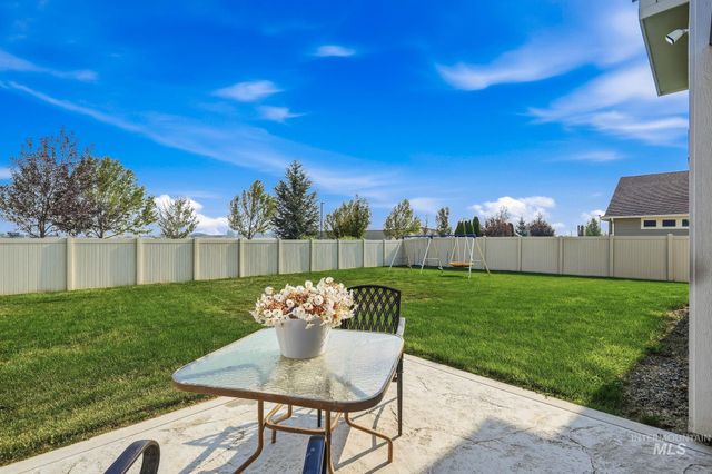 8324 E. Stone Valley, Nampa, ID 83687
