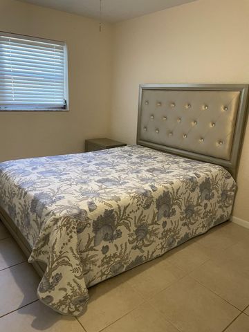 220 CROTON Avenue 210, Lantana, FL 33462