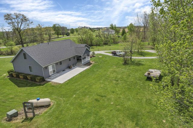 14557 Dutch Cross Road, Centerburg, OH 43011