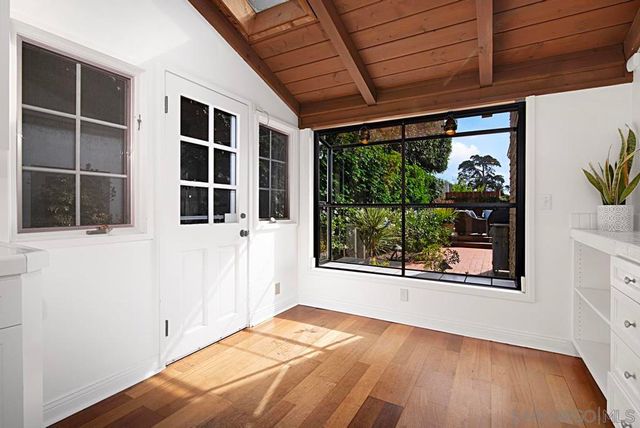 573 Amphitheatre Dr, Del Mar, CA 92014