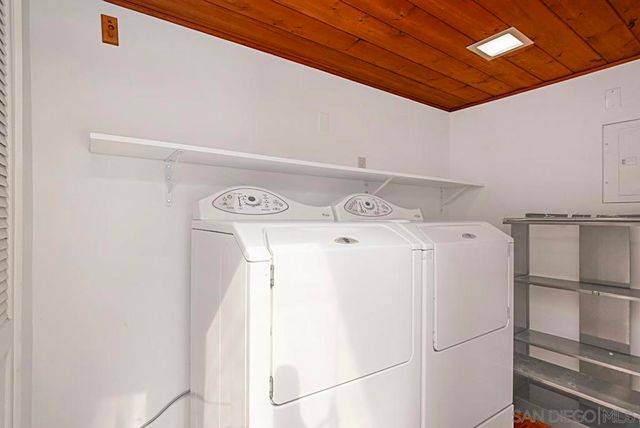 573 Amphitheatre Dr, Del Mar, CA 92014