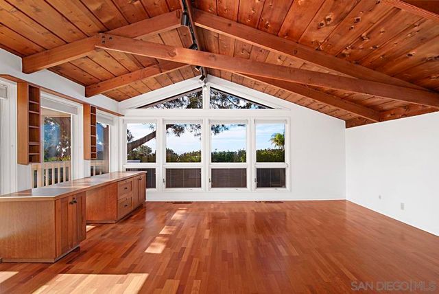 573 Amphitheatre Dr, Del Mar, CA 92014