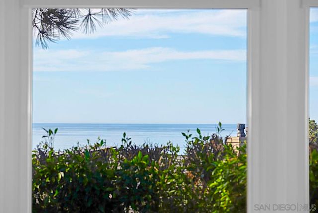 573 Amphitheatre Dr, Del Mar, CA 92014