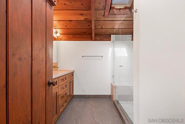 573 Amphitheatre Dr, Del Mar, CA 92014