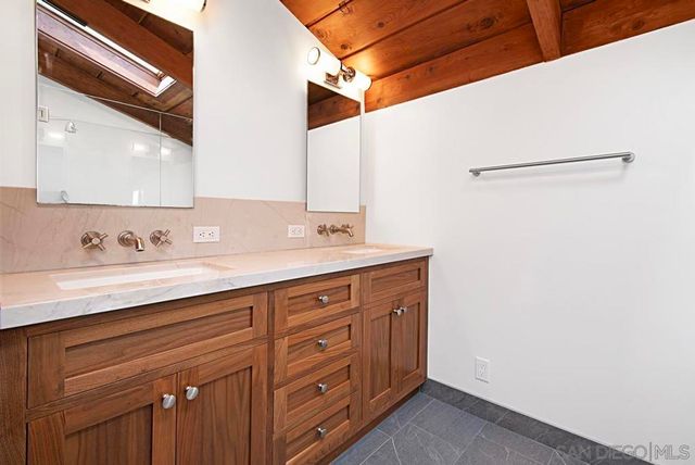 573 Amphitheatre Dr, Del Mar, CA 92014