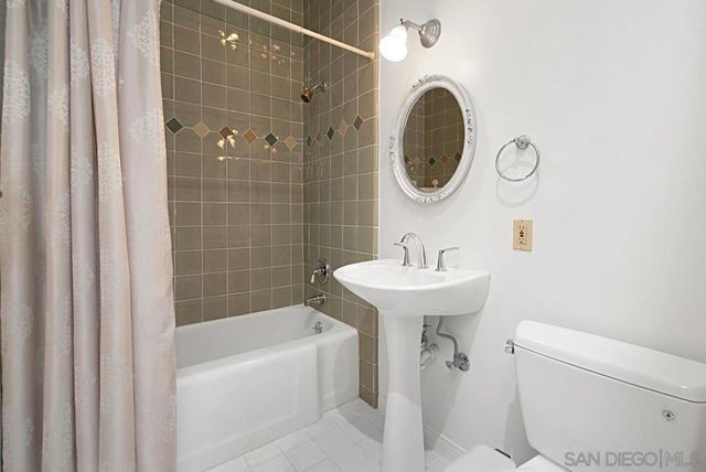 573 Amphitheatre Dr, Del Mar, CA 92014