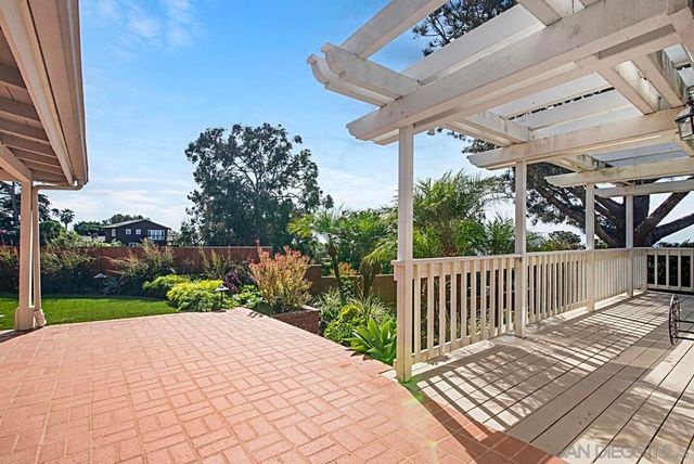 573 Amphitheatre Dr, Del Mar, CA 92014