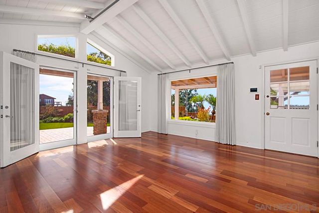 573 Amphitheatre Dr, Del Mar, CA 92014