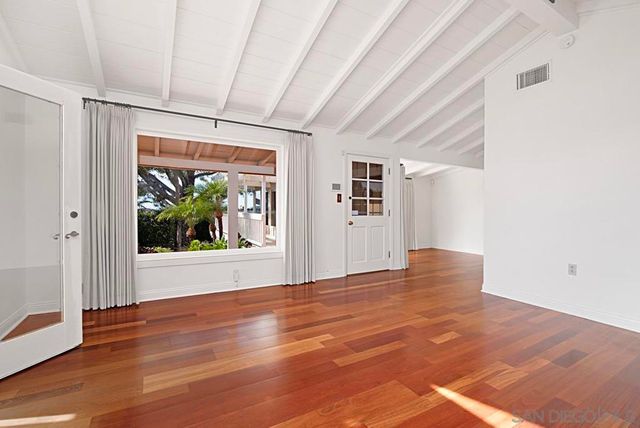 573 Amphitheatre Dr, Del Mar, CA 92014