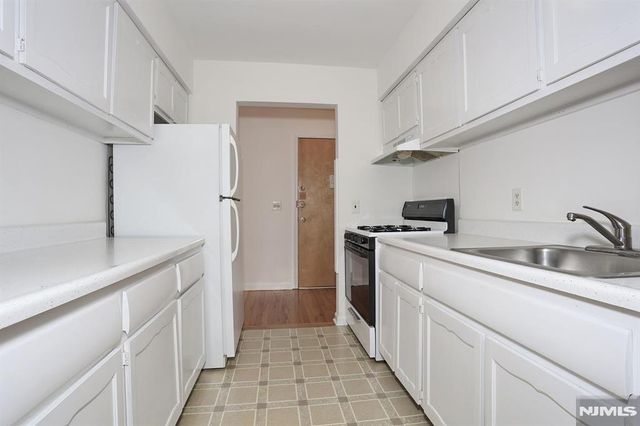 565 Grove Street D-16, Clifton, NJ 07013