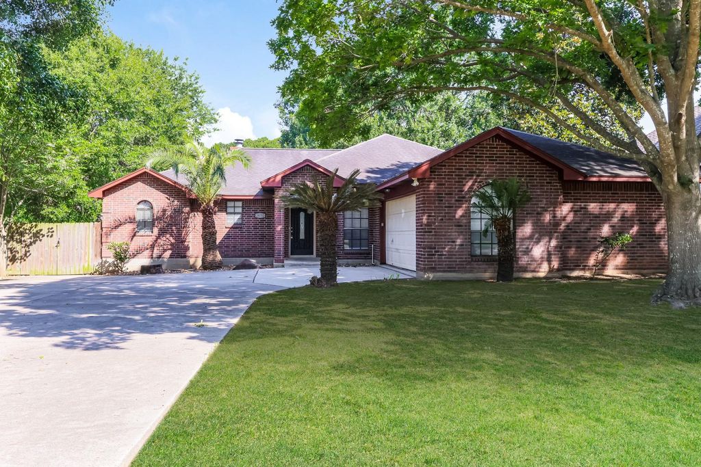 28752 Aloha Lane, Montgomery, TX 77356