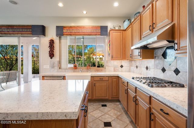 10158 E Fairway Heights Place, Tucson, AZ 85749