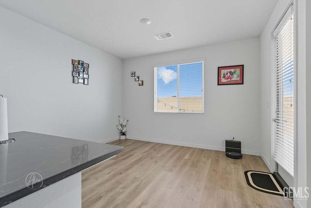 7404 Emerald Green Avenue, Bakersfield, CA 93313