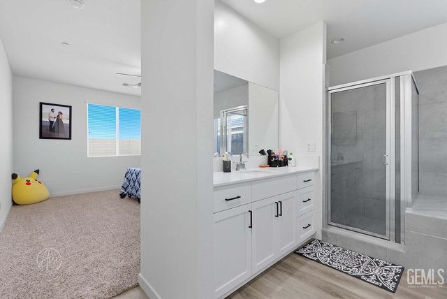 7404 Emerald Green Avenue, Bakersfield, CA 93313