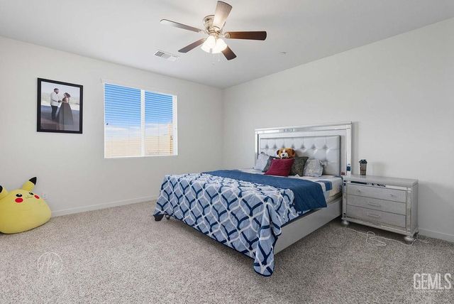 7404 Emerald Green Avenue, Bakersfield, CA 93313