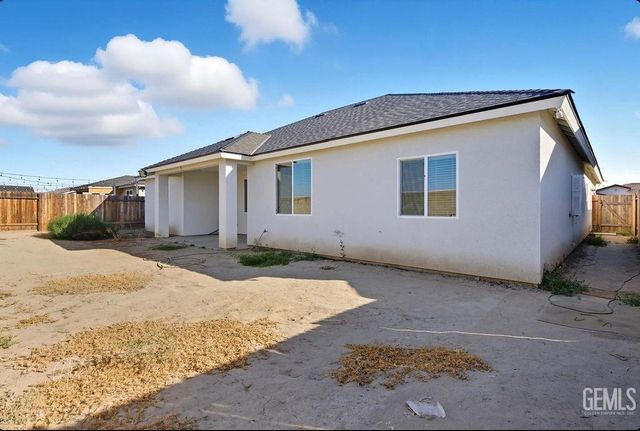 7404 Emerald Green Avenue, Bakersfield, CA 93313