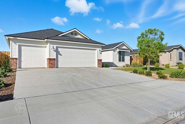 7404 Emerald Green Avenue, Bakersfield, CA 93313