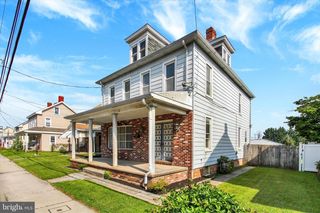 814 YORK ST, Hanover, PA 17331