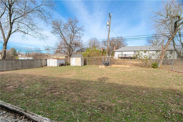 1120 W Wabash Street, Olathe, KS 66061