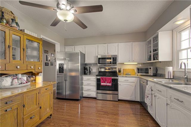 1120 W Wabash Street, Olathe, KS 66061