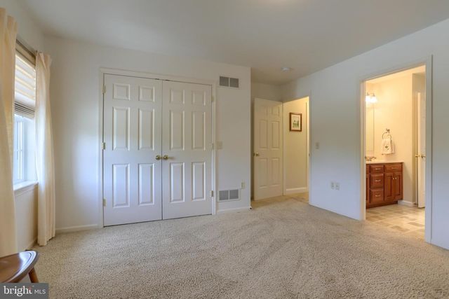400 CLAYS XING L-0022, Lebanon, PA 17042