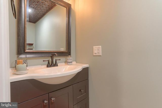 400 CLAYS XING L-0022, Lebanon, PA 17042