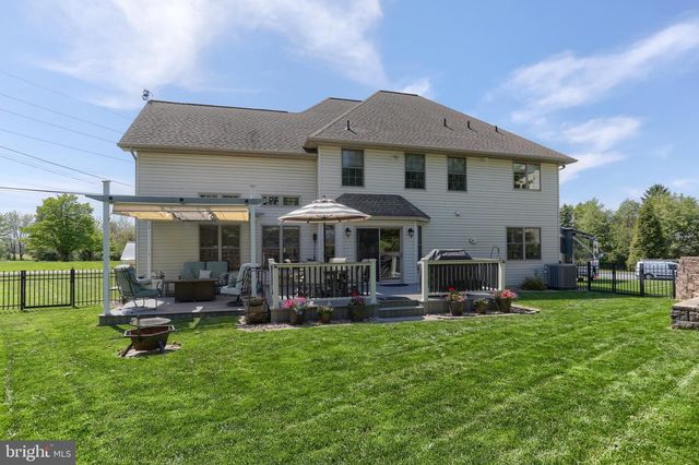 400 CLAYS XING L-0022, Lebanon, PA 17042
