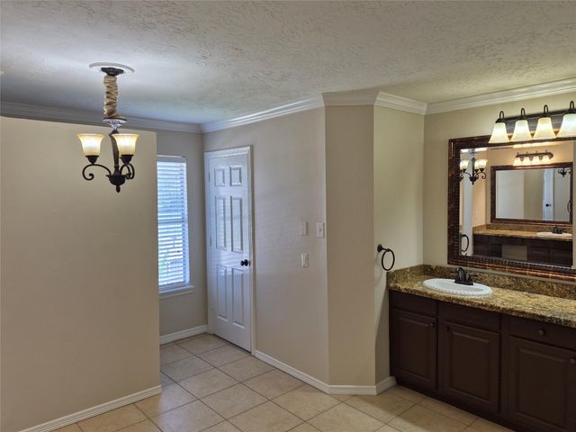 2330 Lord Nelson Drive, Seabrook, TX 77586