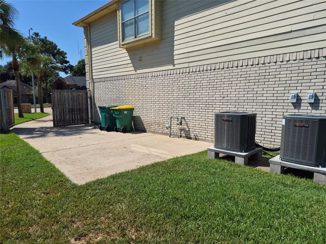 2330 Lord Nelson Drive, Seabrook, TX 77586