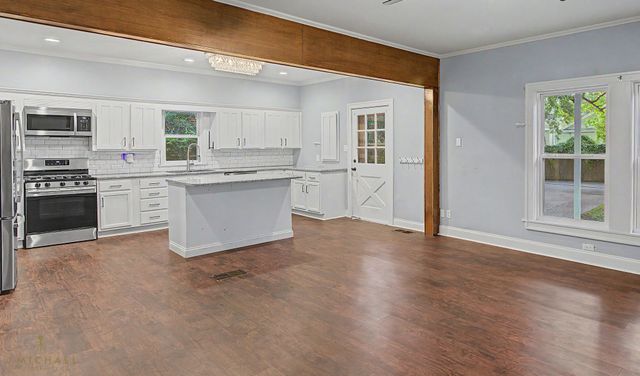 420 Forest Avenue, Shreveport, LA 71104