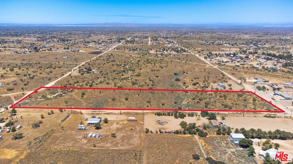 Image 1 of property listing at 0 Tumbleweed, Phelan, CA 92371