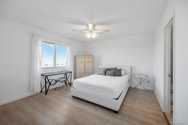 7 Waters Edge 7, Shirley, NY 11967