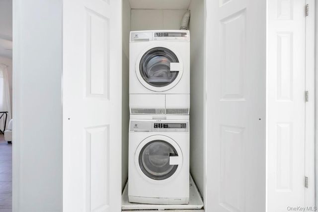 7 Waters Edge 7, Shirley, NY 11967