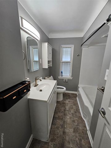 27519 Gilbert Drive, Warren, MI 48093