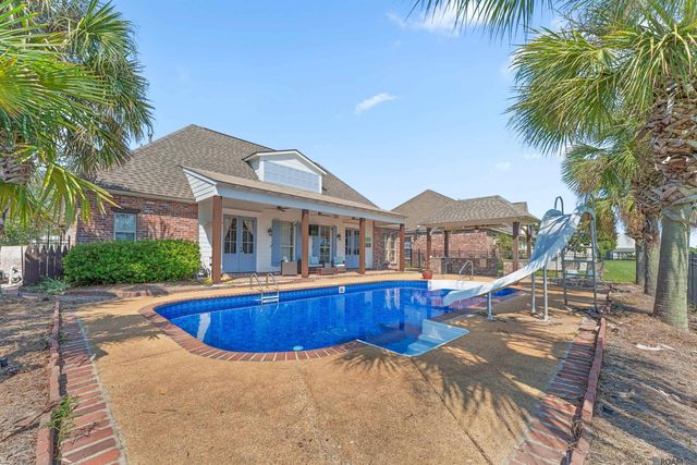 2842 Muirfield Dr, Zachary, LA 70791