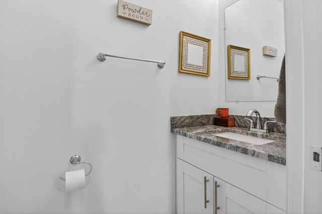 32 Monterey Pointe Drive, Palm Beach Gardens, FL 33418