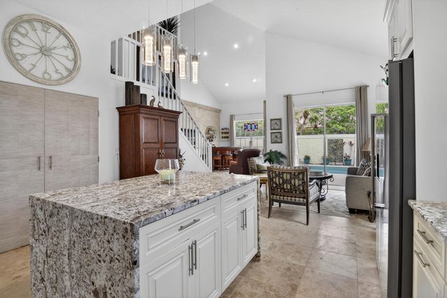 32 Monterey Pointe Drive, Palm Beach Gardens, FL 33418