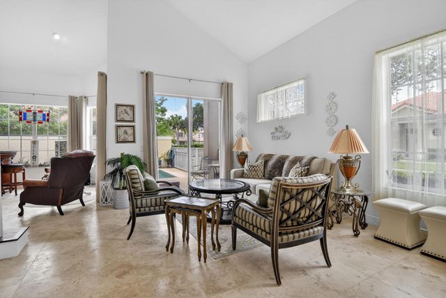 32 Monterey Pointe Drive, Palm Beach Gardens, FL 33418