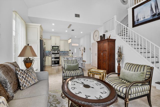 32 Monterey Pointe Drive, Palm Beach Gardens, FL 33418
