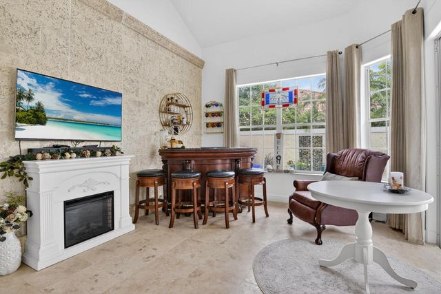 32 Monterey Pointe Drive, Palm Beach Gardens, FL 33418