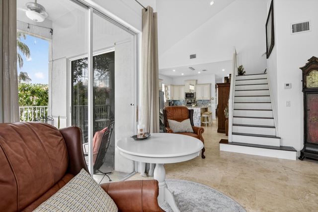 32 Monterey Pointe Drive, Palm Beach Gardens, FL 33418