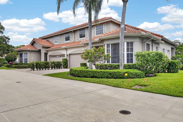 32 Monterey Pointe Drive, Palm Beach Gardens, FL 33418
