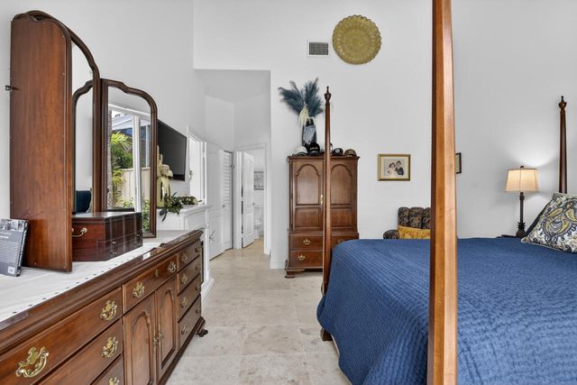32 Monterey Pointe Drive, Palm Beach Gardens, FL 33418