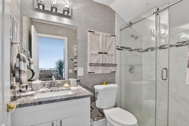 32 Monterey Pointe Drive, Palm Beach Gardens, FL 33418