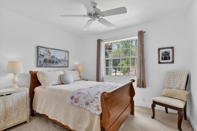 32 Monterey Pointe Drive, Palm Beach Gardens, FL 33418