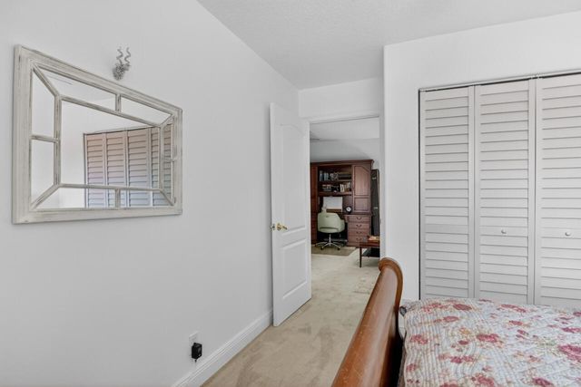 32 Monterey Pointe Drive, Palm Beach Gardens, FL 33418