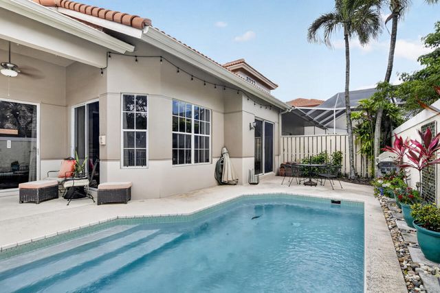 32 Monterey Pointe Drive, Palm Beach Gardens, FL 33418